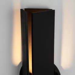 Delta Wall -Lighting Store roll and hill delta wall image4