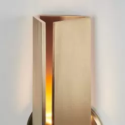 Delta Wall -Lighting Store roll and hill delta wall image8